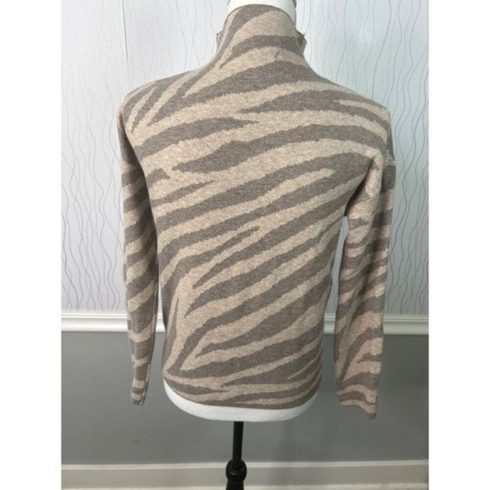 Tahari XS Zebra Print Mock Neck‎ Sweater Taupe Beige Long Sleeve Knit Top - Picture 5 of 10